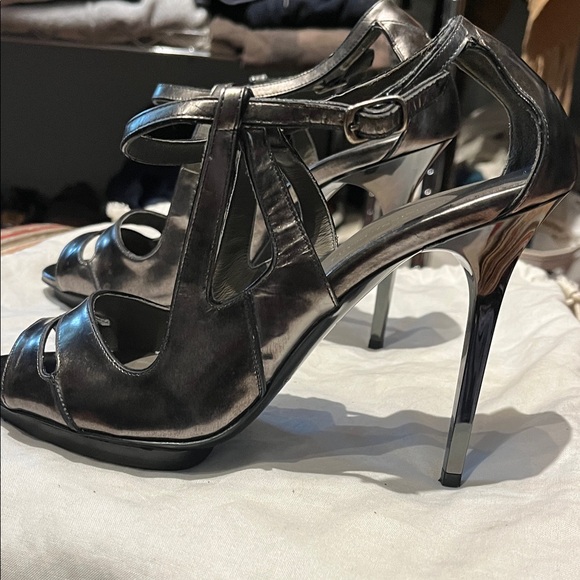 Balenciaga Women\'s Metallic Black/pewter heels Size 8.5